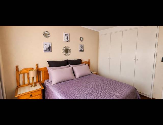 2 BEDROOM TOWNHOUSE FOR SALE IN ROOIHUISKRAAL NORTH